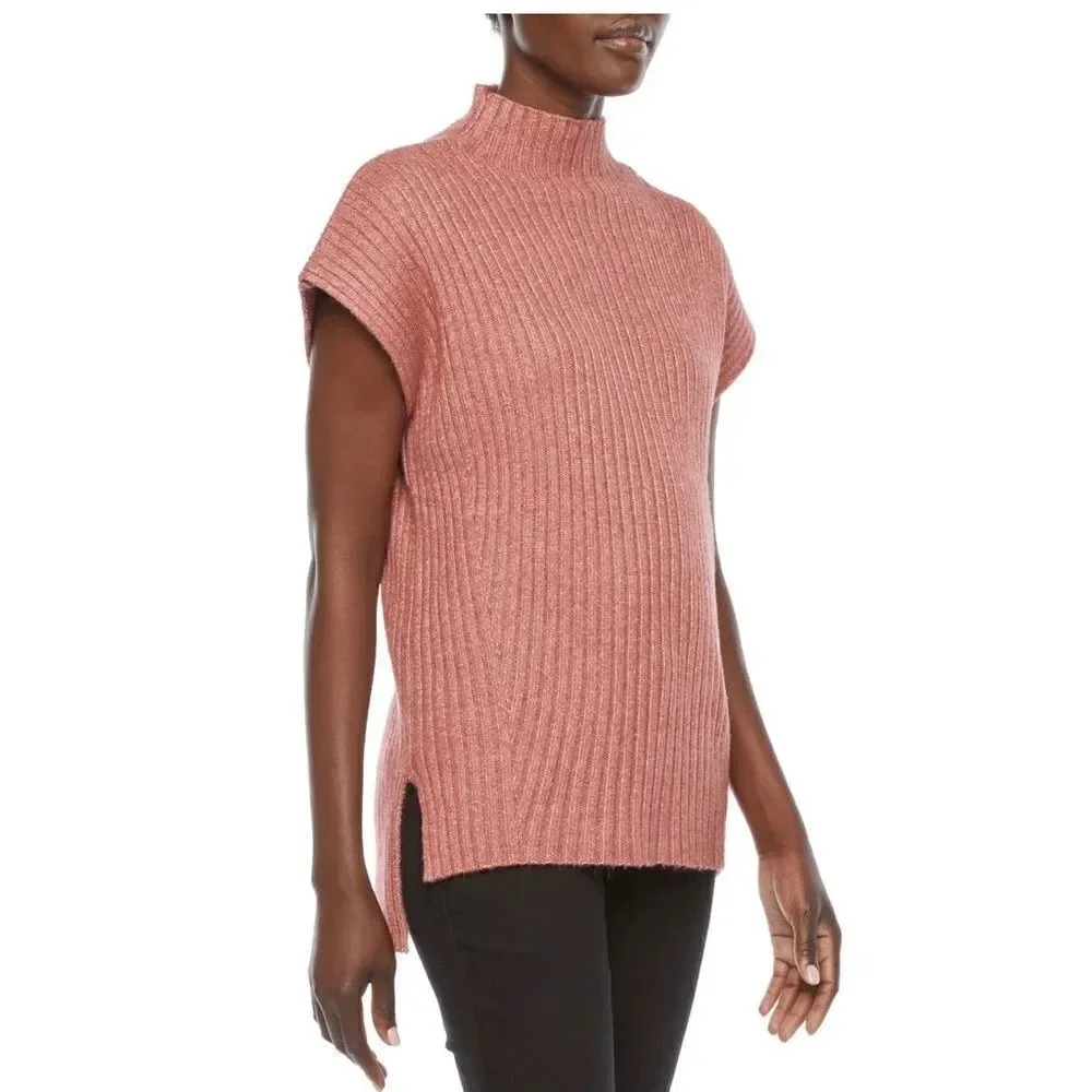 Liz Claiborne Womens Mock Neck Short Sleeve Pullover Sweater. Send me an offer!!